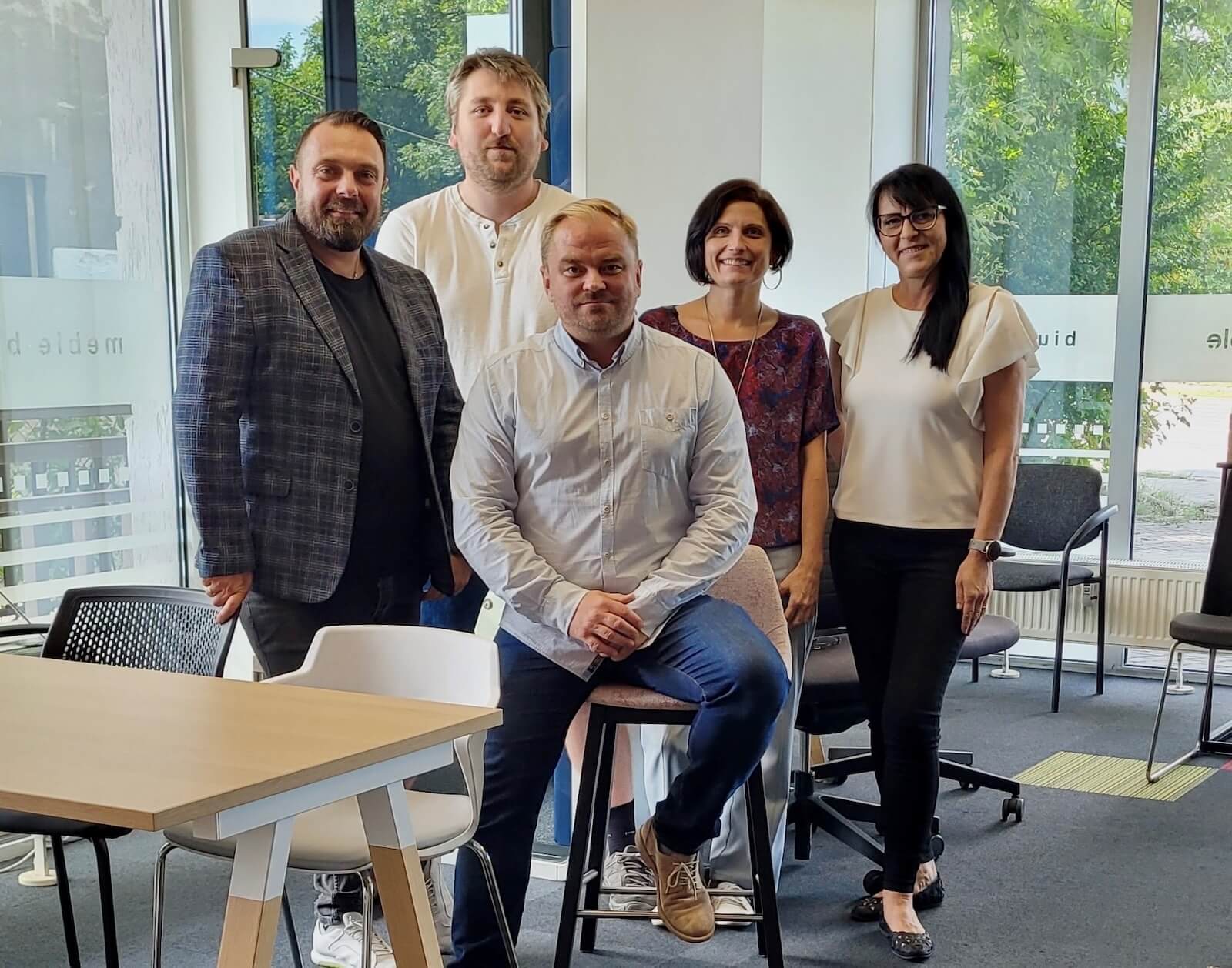 mSmart Office - meble biurowe i kabiny akustyczne