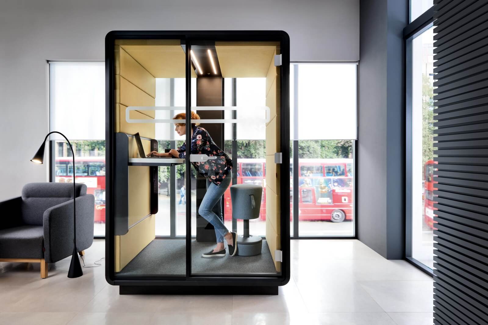 mSmart Office - meble biurowe i biurowe kabiny akustyczne