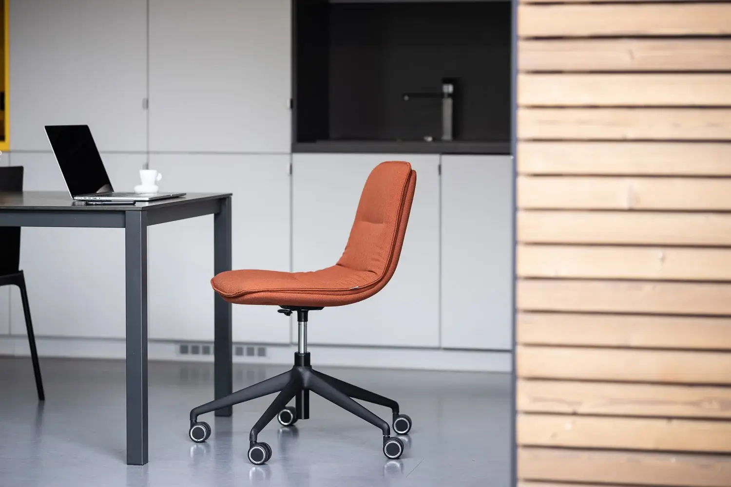 mSmart Office - kabiny akustyczne i meble biurowe Rim Edge