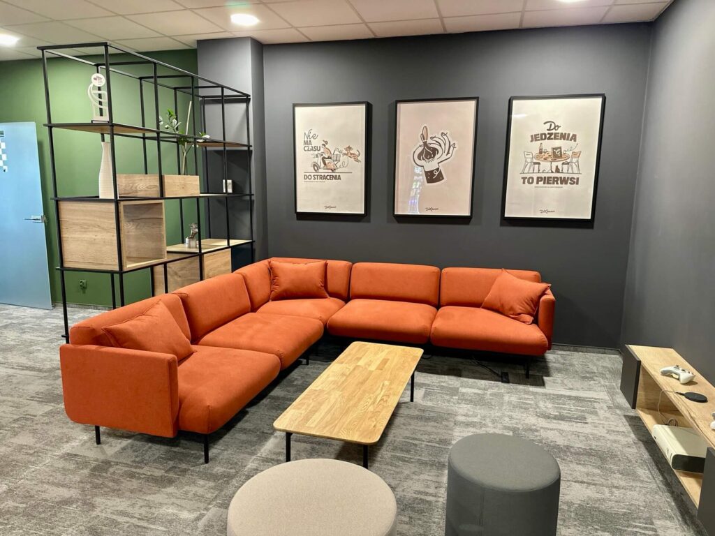 mSmart Office - kabiny akustyczne i meble biurowe