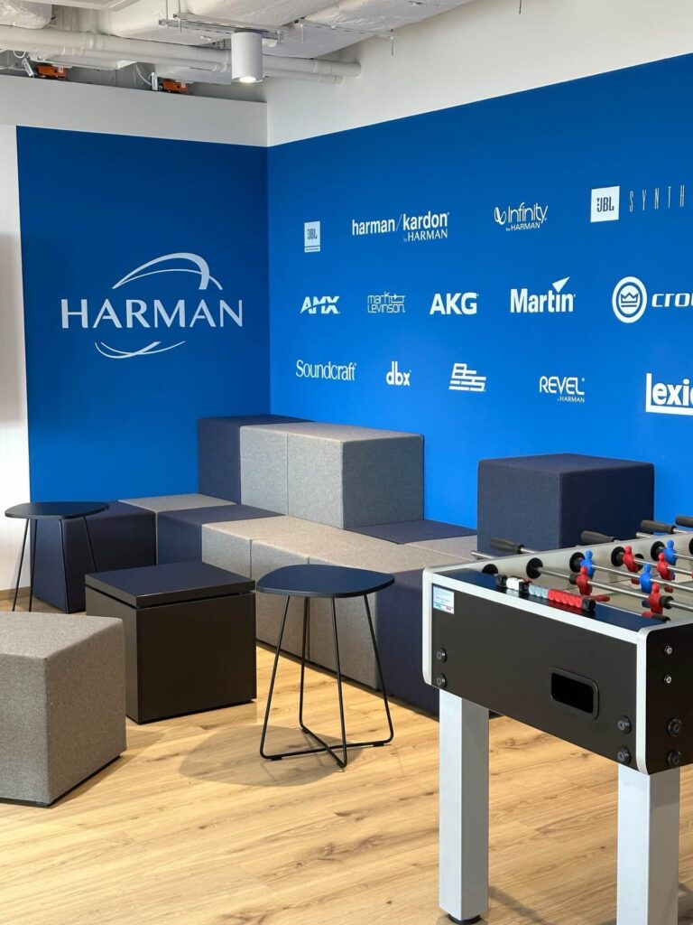 mSmart Office - kabiny akustyczne i meble biurowe