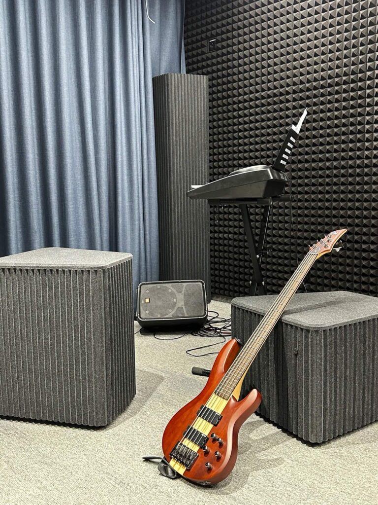 mSmart Office - kabiny akustyczne i meble biurowe