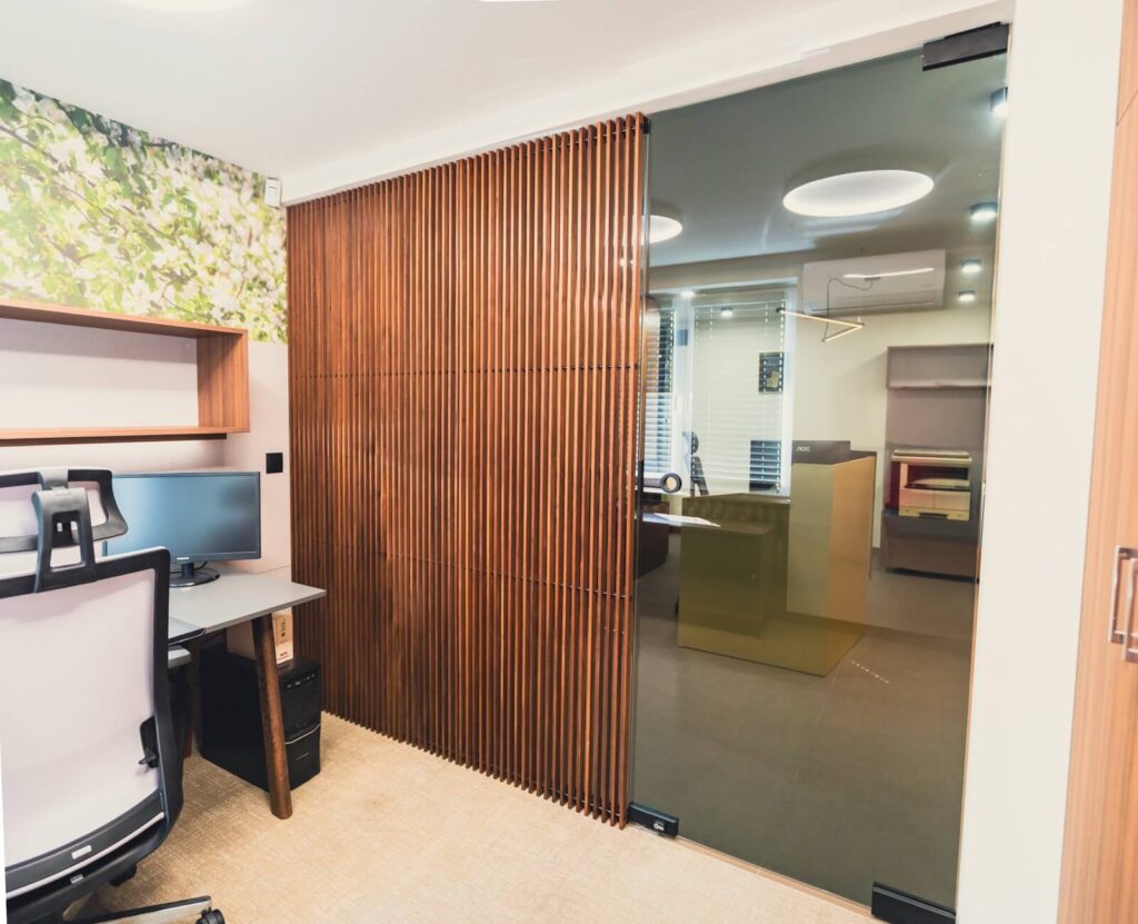 mSmart Office - kabiny akustyczne i meble biurowe mSmart Office meble biurowe