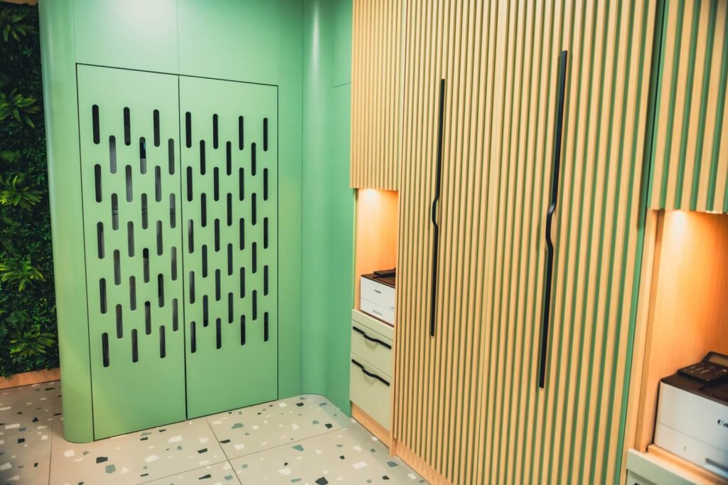 mSmart Office - kabiny akustyczne i meble biurowe mSmart Office meble biurowe