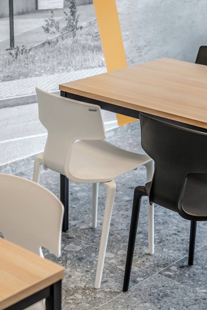 mSmart Office - kabiny akustyczne i meble biurowe